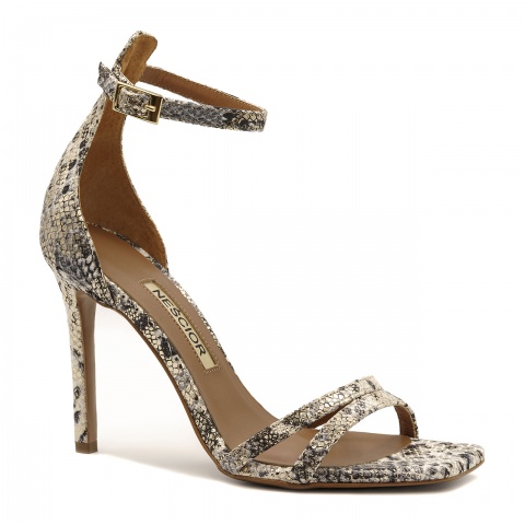 Karmelowe skórzane sandały na szpilce z kwadratowym noskiem 116P