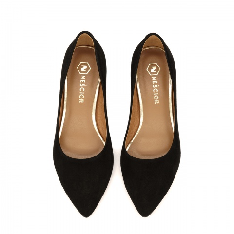 Czarne zamszowe czółenka na niskim obcasie 230D