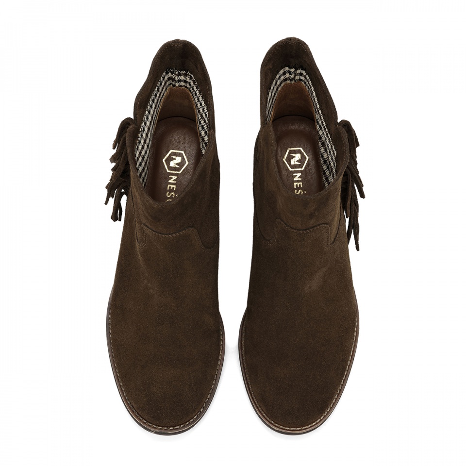 Brązowe welurowe botki z frędzlami 27G