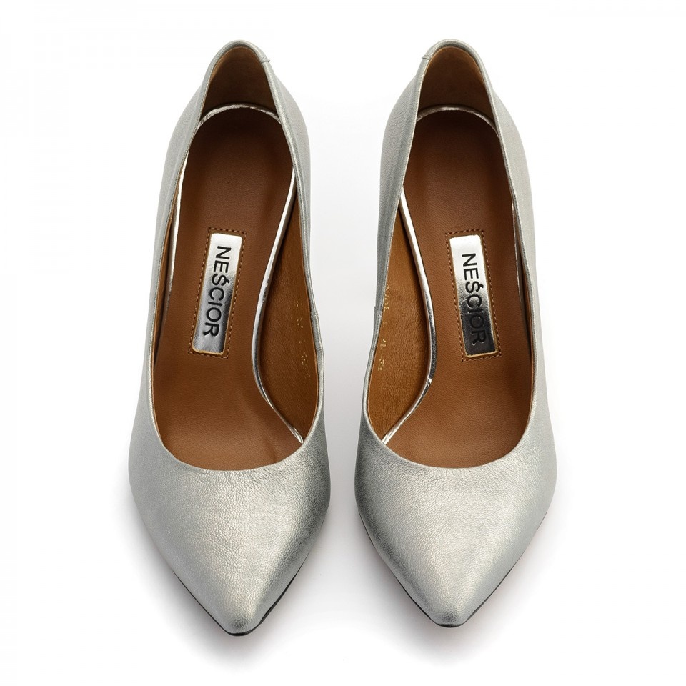 Srebrne skórzane czółenka na wysokim słupku Y107C