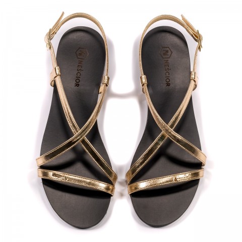 Złote skórzane sandały