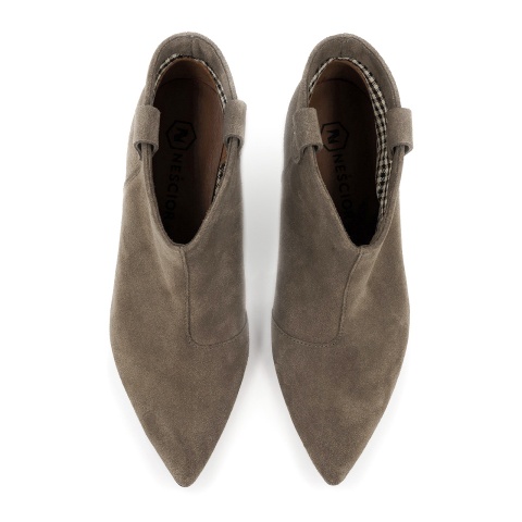 Kawowe welurowe botki bez zamka 110S