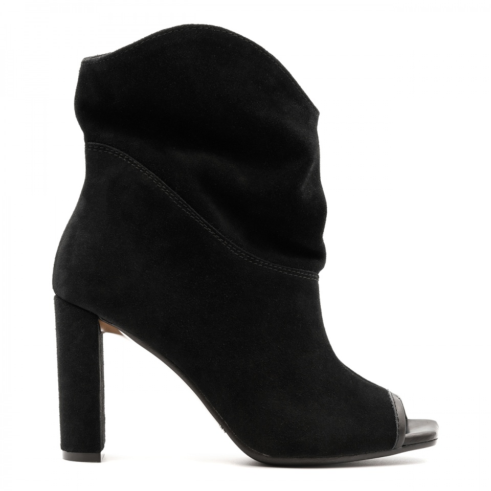 Czarne welurowe botki peep toe na słupku 133B