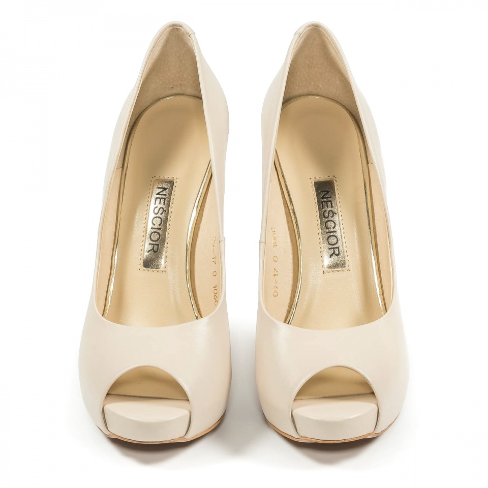 Beżowe szpilki peep toe na platformie 106C