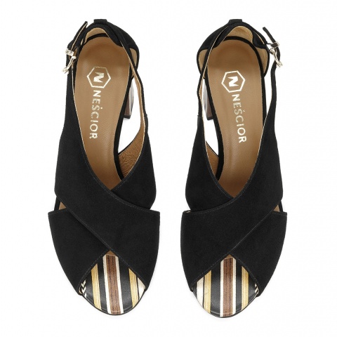 Czarne zamszowe sandały na ozdobnym niskim słupku 23A