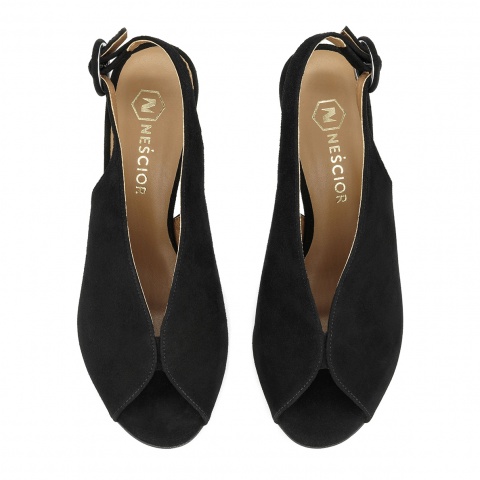 Czarne sandały na przezroczystym słupku 114A