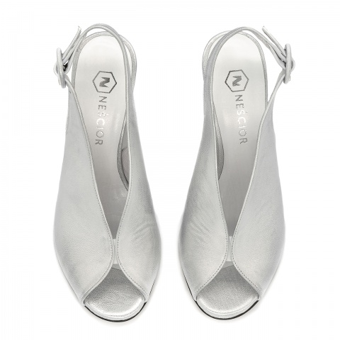 Srebrne sandały na przezroczystym słupku 114A