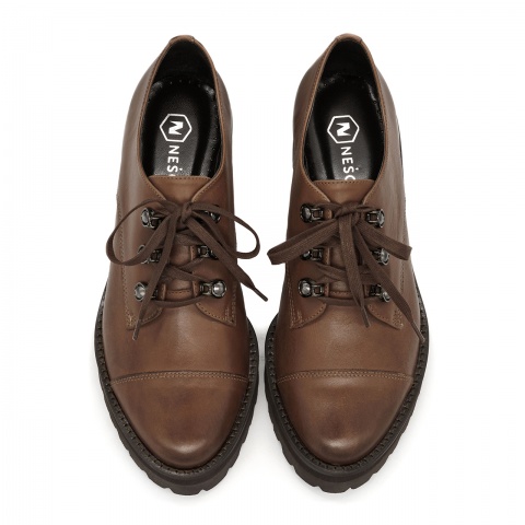 Brązowe skórzane półbuty na grubej podeszwie 240A