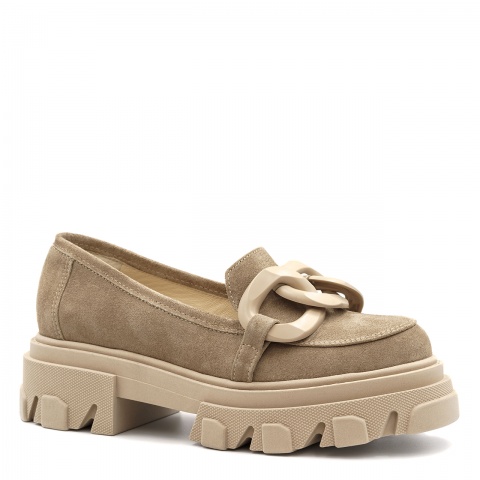 Beżowe mokasyny na grubej podeszwie 241C