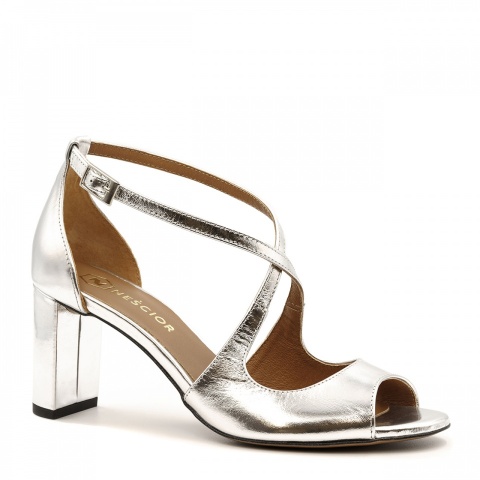 Srebrne skórzane sandały na niskim słupku Y209E