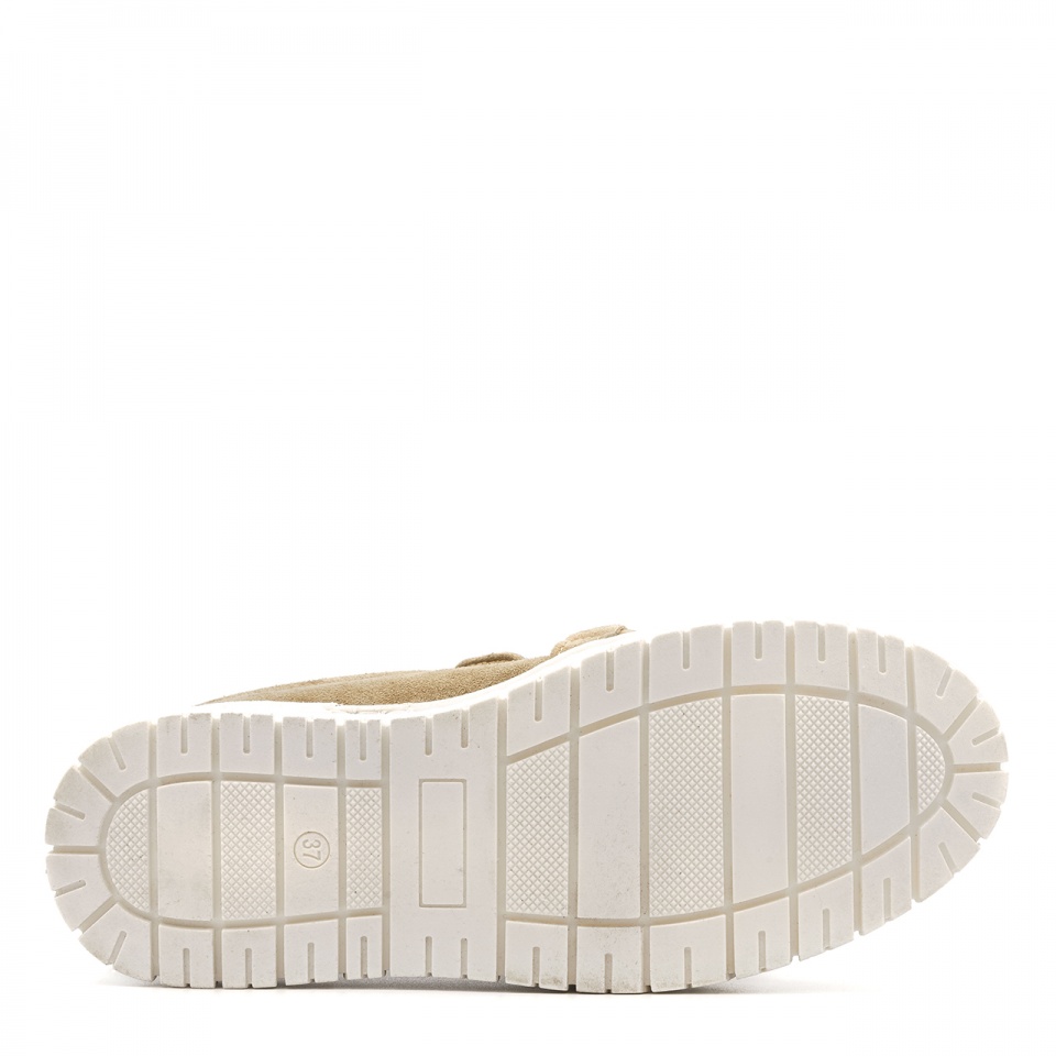 Beżowe sneakersy z łańcuchem 243F