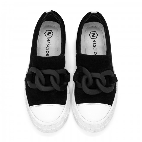 Czarne wsuwane mokasyny na sportowej podeszwie 243F