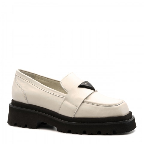 Białe wsuwane mokasyny CB2848/393