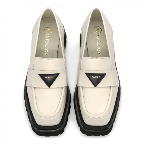 Białe wsuwane mokasyny CB2848/393