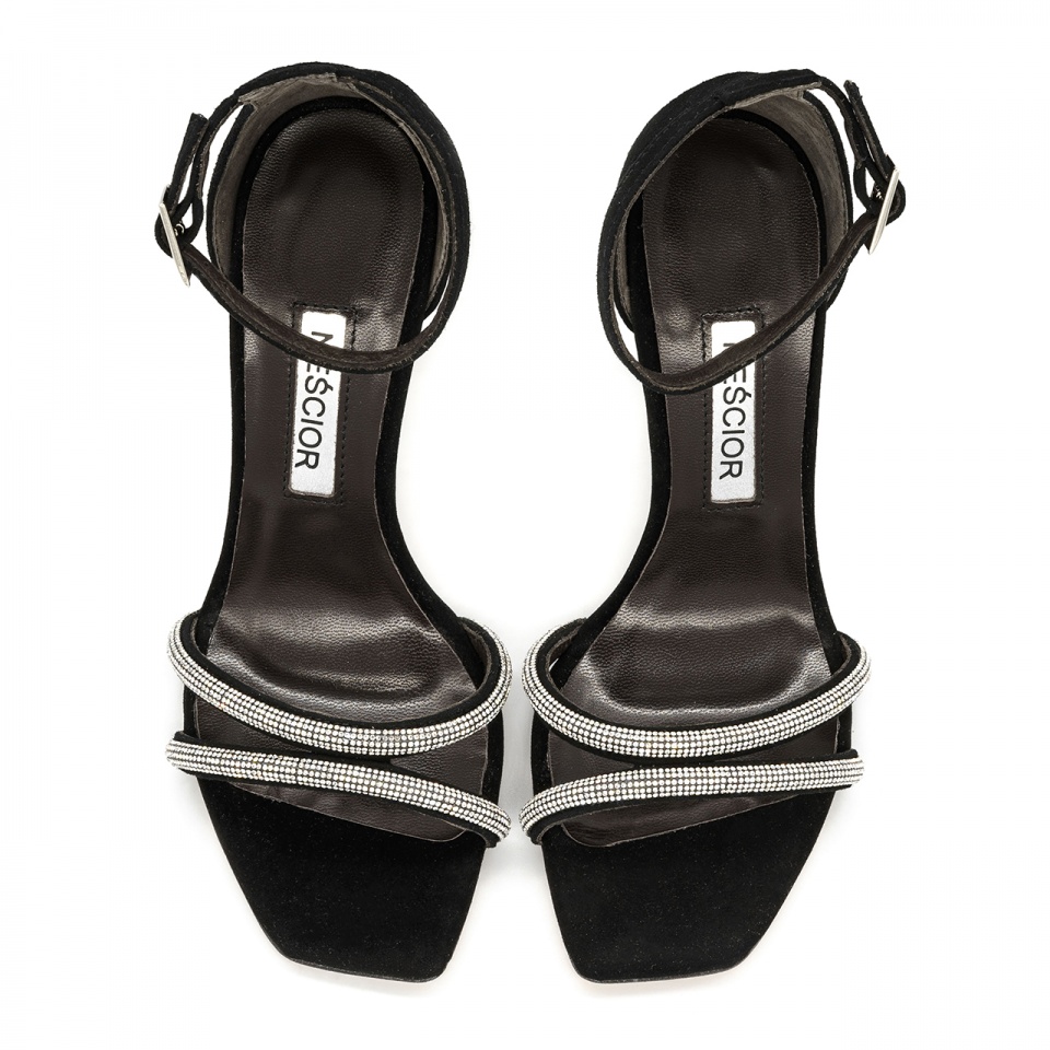 Czarne zamszowe sandały z cyrkoniami 116C