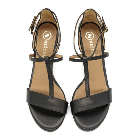 Czarne skórzane sandały na ozdobnym obcasie 268D