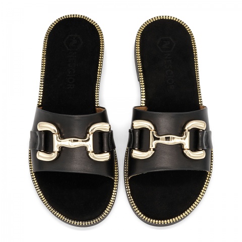 Czarne skórzane klapki 67L