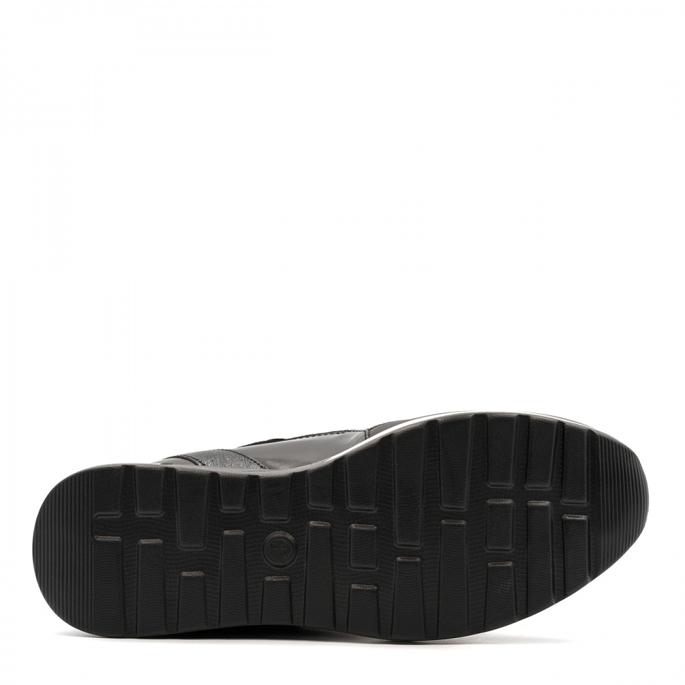 Czarne sznurowane sneakersy KC4001