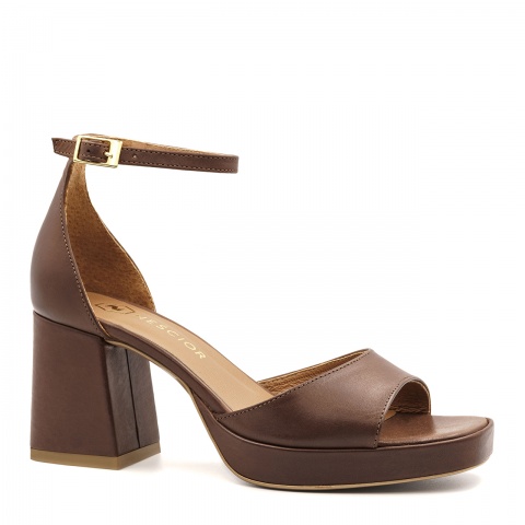 Brązowe skórzane klasyczne sandały 135S