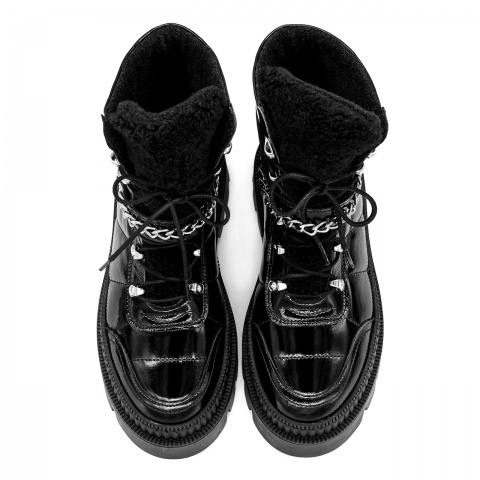 Czarne lakierowane botki FIF61