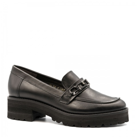 Czarne skórzane mokasyny na grubym spodzie 240E