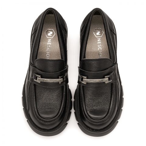 Czarne skórzane półbuty na grubej podeszwie LM20110