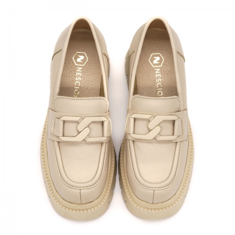 Jasnobeżowe skórzane półbuty na grubej podeszwie LM20127