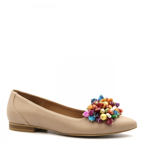 Beżowe skórzane baleriny z koralikami 263M