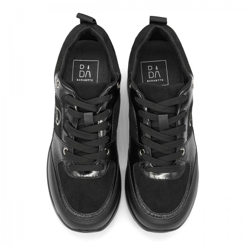 Czarne sznurowane sneakersy KC4001