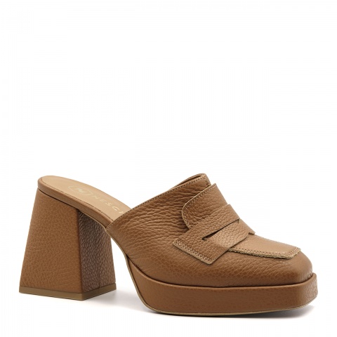 Koniakowe skórzane klapki na obcasie bez pięty 211K