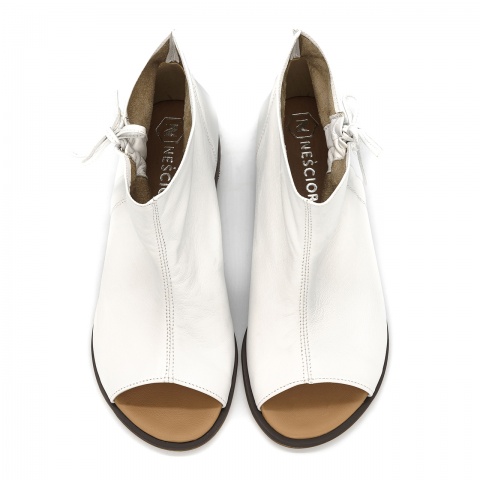 Białe skórzane zabudowane sandały PSL3371