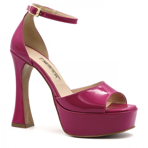 Fuksja lakierowane sandały na platformie 125S