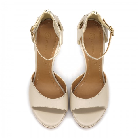 Beżowe skórzane szpilki sandały 5ADB86401