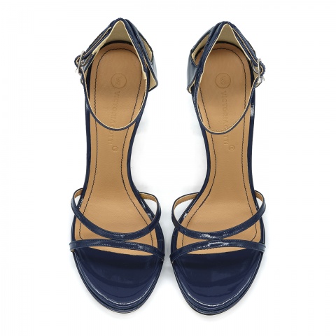Granatowe lakierowane szpilki sandały 5ADB864016