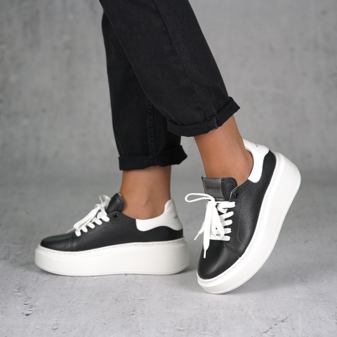 Czarne sznurowane sneakersy 237G