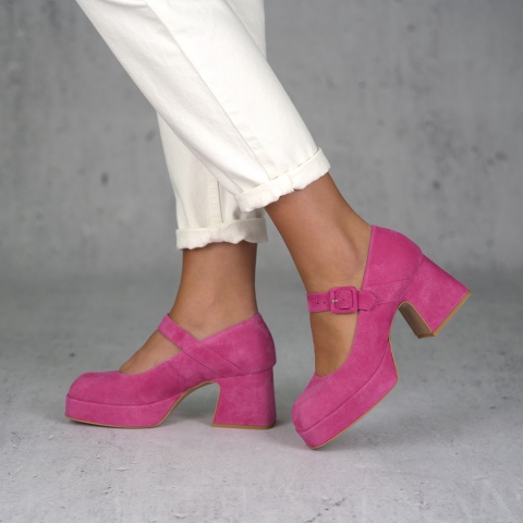 Amarantowe zamszowe półbuty z zapięciem 127A