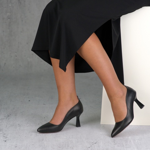 Czarne skórzane falowane czółenka 264F