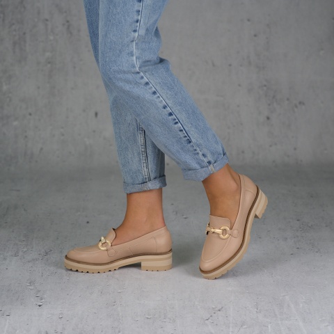 Beżowe skórzane półbuty 240M