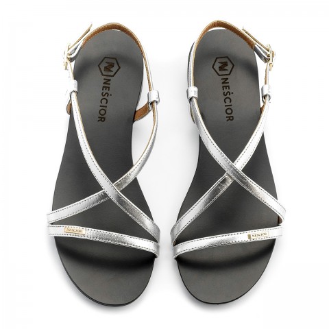 Srebrne skórzane sandały