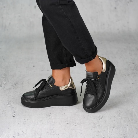 Czarne sznurowane sneakersy 237G