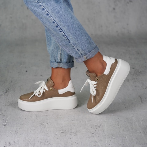 Kawowe sznurowane sneakersy 237G