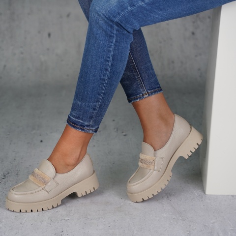 Beżowe skórzane półbuty na grubej podeszwie LM20145