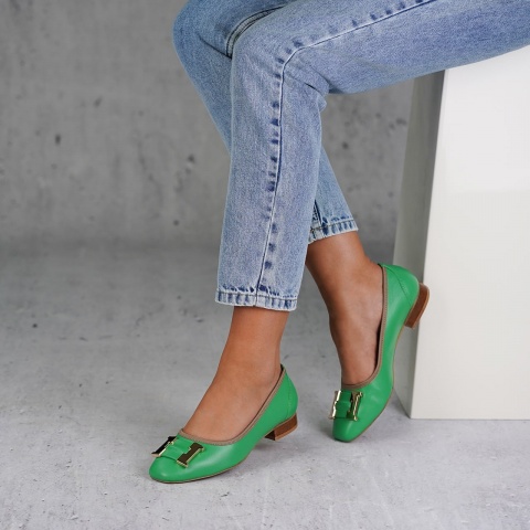Zielone skórzane baleriny z ozdobą 229H