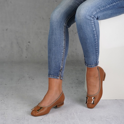 Koniakowe skórzane baleriny z ozdobą 229H