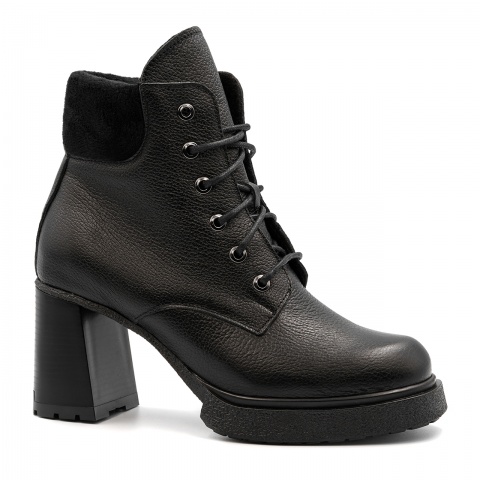 Czarne skórzane wiązane botki LM60441