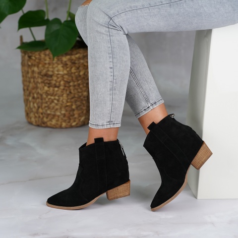 Czarne welurowe botki z ukrytym koturnem 257K