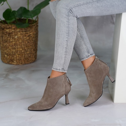 Kawowe eleganckie botki z weluru 42Z