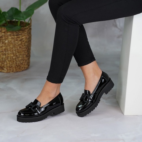 Czarne półbuty na grubej podeszwie 241M