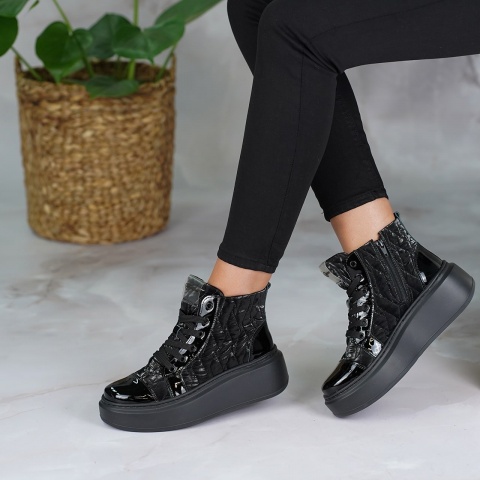 Czarne botki na wysokim spodzie 237K