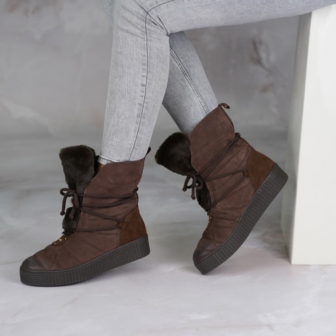 Brązowe sznurowane botki z nubuku 217F